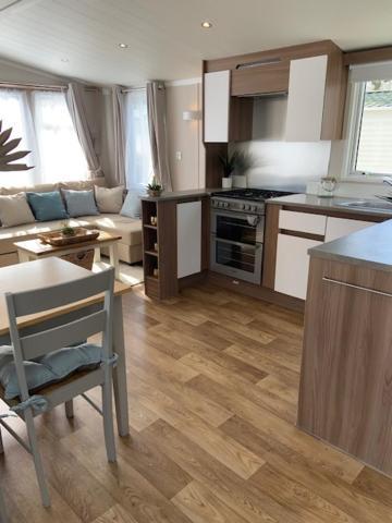 Cosy, Coastal Themed Holiday Home, Rockley Park, Poole, Dorset Exteriör bild