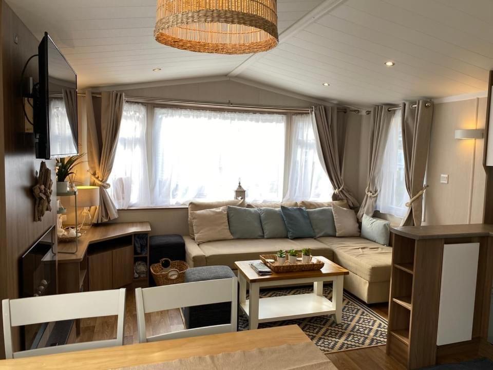 Cosy, Coastal Themed Holiday Home, Rockley Park, Poole, Dorset Exteriör bild